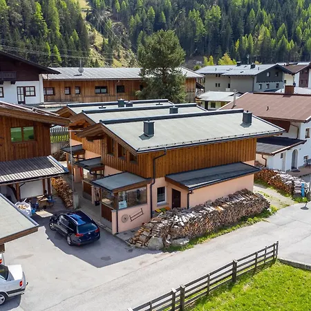 Holiday home Haus Oliver 1 *